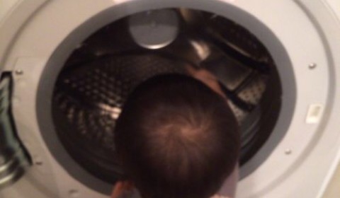 洗濯ほか、一歳四ヶ月の息子くんが手伝ってくれる家事ヽ(´ー｀)ﾉ